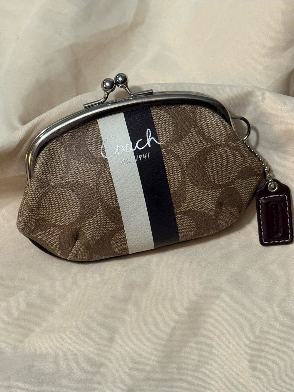 Coach Signature Kisslock Coin Purse - Picture 2 of 12